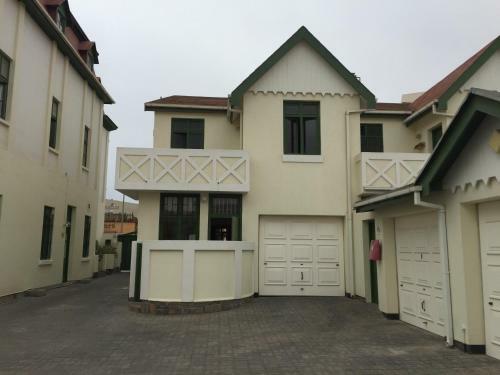 Central Family Cottage