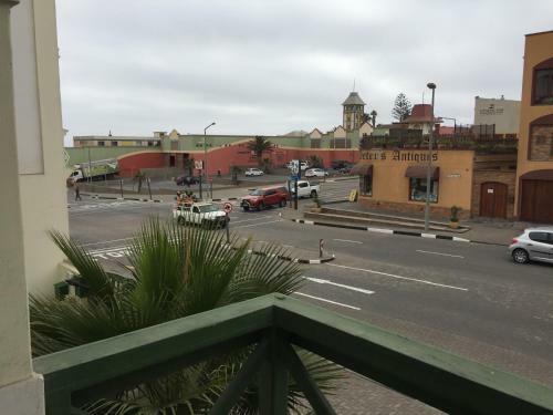 Central Family Cottage