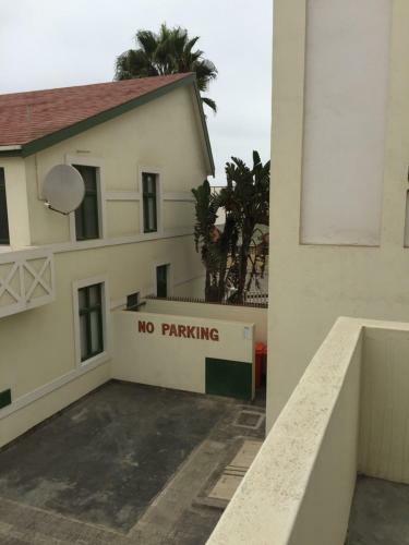 Central Family Cottage