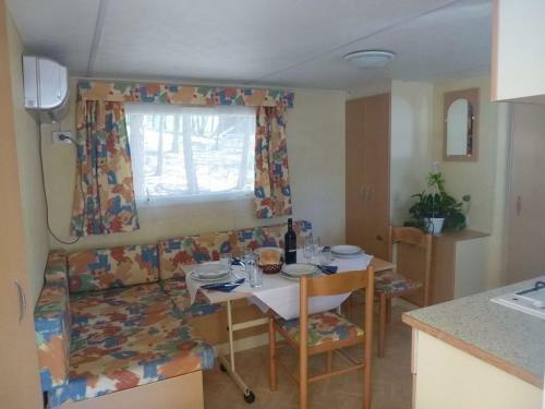 Snug Mobile Home In Sorso With Garden