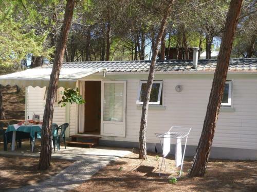 Snug Mobile Home In Sorso With Garden