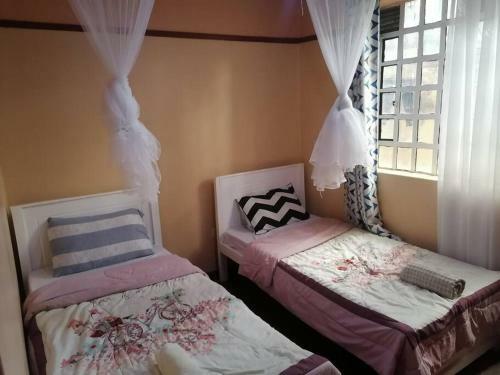 Naka Breeze Lake View Apartment With Wifi/netflix