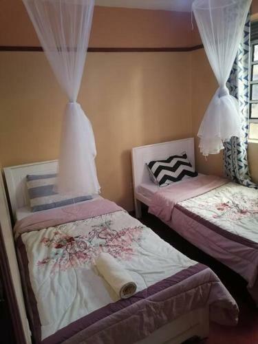 Naka Breeze Lake View Apartment With Wifi/netflix