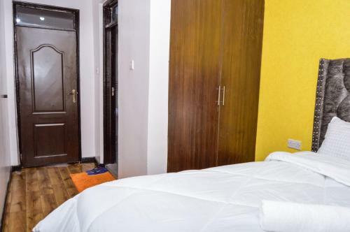 Jacky's Fully Furnished Apartments