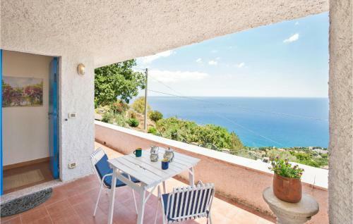 Nice Home In Staletti With Jacuzzi, Sauna And 4 Bedrooms