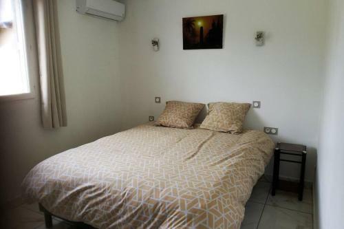 Appartement F3 Dans Petit Complexe Tranquille