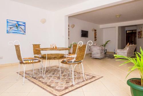 Apartamento Three Bedroom Beachfront In Shanzu Mombasa