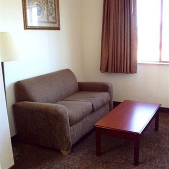 Motel Tropicana Inn And Suites