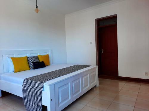 Stay.plus Queen's Royal Apartments Nyali