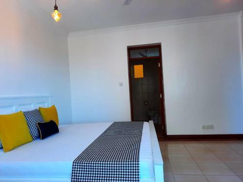 Stay.plus Queen's Royal Apartments Nyali