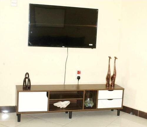 Lovely Two Bedroom Apartment In A Serene Area