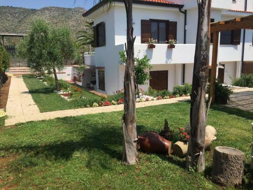Hostal Sperlonga By The Sea