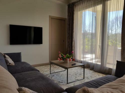 Luxury Apartments Beauty Gardens