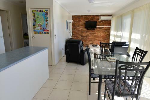 Beach House Holiday Apartments