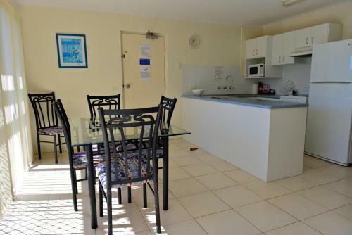 Beach House Holiday Apartments