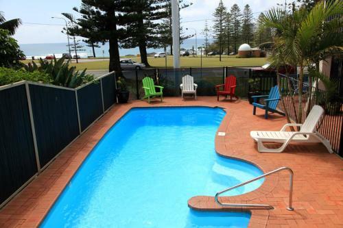 Beach House Holiday Apartments