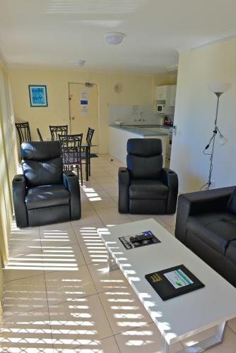 Beach House Holiday Apartments