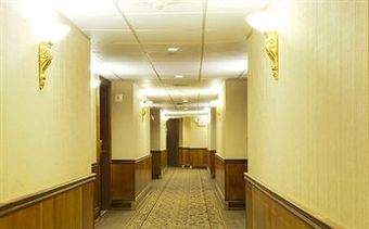 Woodbine Hotel & Suites