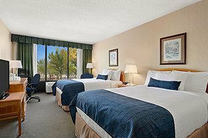 Days Hotel Williamsburg Busch Gardens Area