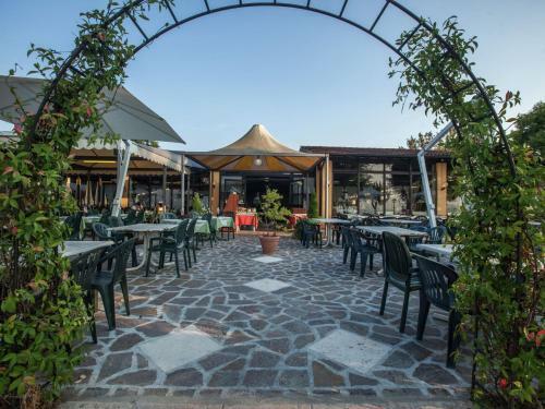 Semi-detached Bungalow With AC Just 3,5 Km From Sirmione
