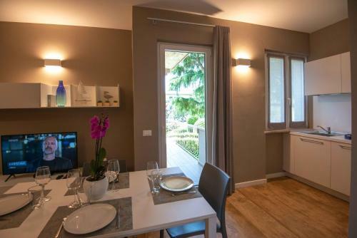 Sirmio Apartments - Narnia Stay