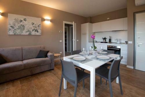 Sirmio Apartments - Narnia Stay