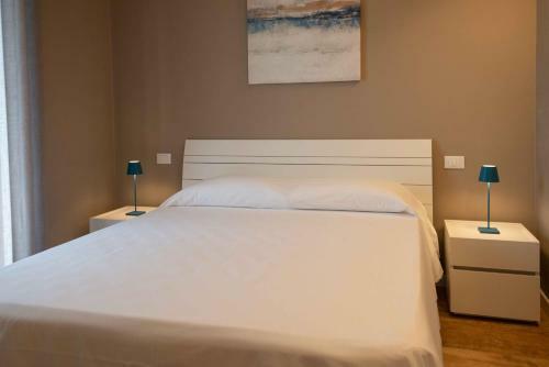 Sirmio Apartments - Narnia Stay