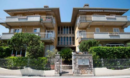 Sirmio Apartments - Narnia Stay