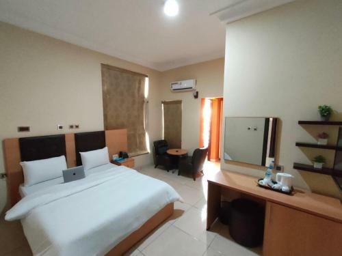 Hotel Ayaakaje Guest House
