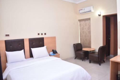 Hotel Ayaakaje Guest House