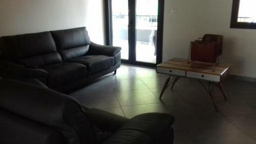 Hostal Location Meubl� A Salazie