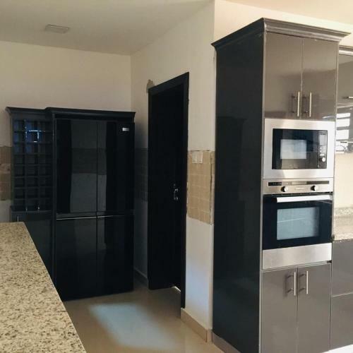 Tts' - The Thompsons' Luxury Hill Top Apartments