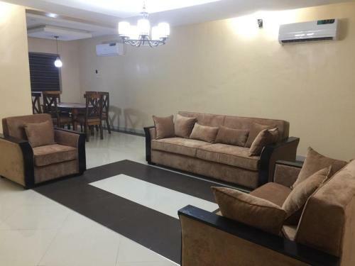 Tts' - The Thompsons' Luxury Hill Top Apartments