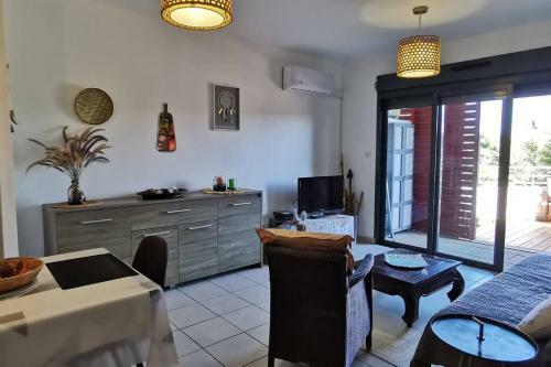 Apartamento Le Ti Gadiamb - Front De Mer Saint Pierre