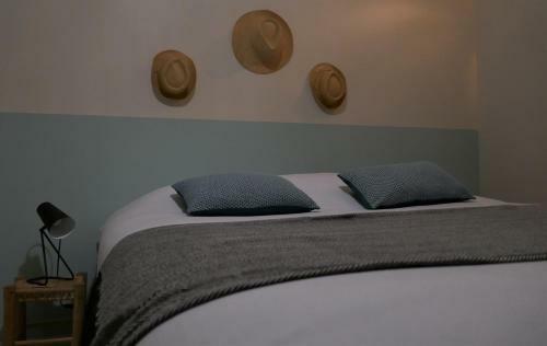 Bed & Breakfast Les Baroudeurs Hostel