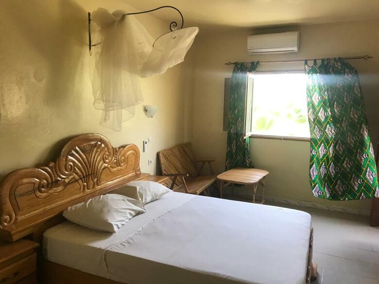Hotel A La Ficelle Du Lac Rose