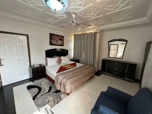 Golden Coast Hotel