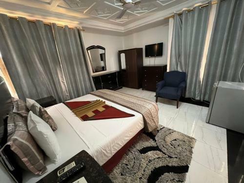 Golden Coast Hotel