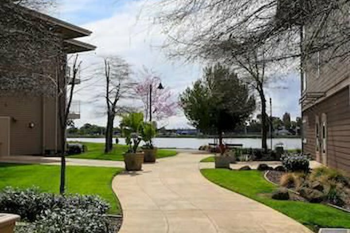 Best Western Plus Bayside Hotel