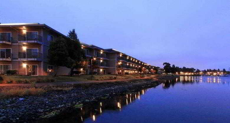 Best Western Plus Bayside Hotel