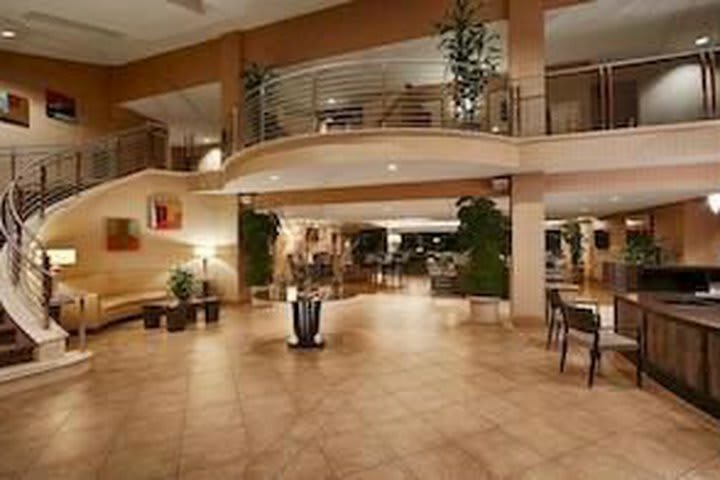 Best Western Plus Bayside Hotel