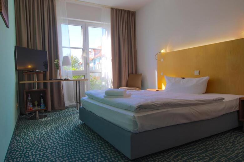 Hostal Check Inn Hotel