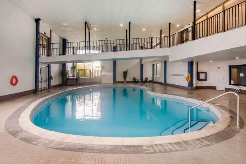 Hotel Highwayman Inn & Conference Centre