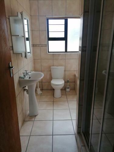 Travellers Treat - Luxurious 6 Sleeper House 5min From The Beach!
