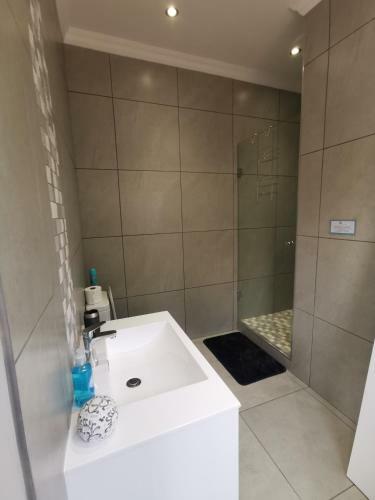 Hostal Utopia Guest House