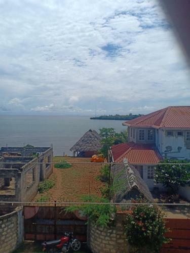 Maweni Sea Breeze Hotel & Apartments