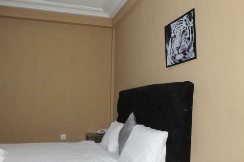 Keqs Hotel