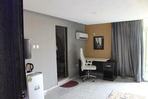 Keqs Hotel