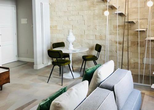 Marialuisa White Suite Apart