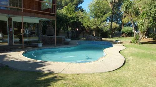 Hostal Sondela Bed & Breakfast
